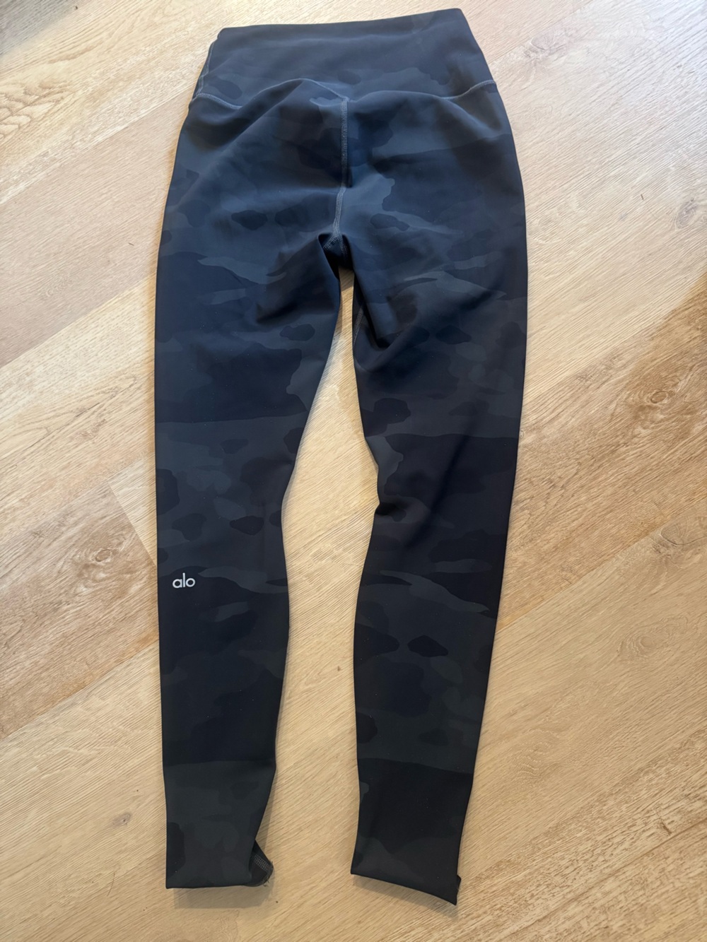 ALO Yoga Kids Black Camo Active Leggings